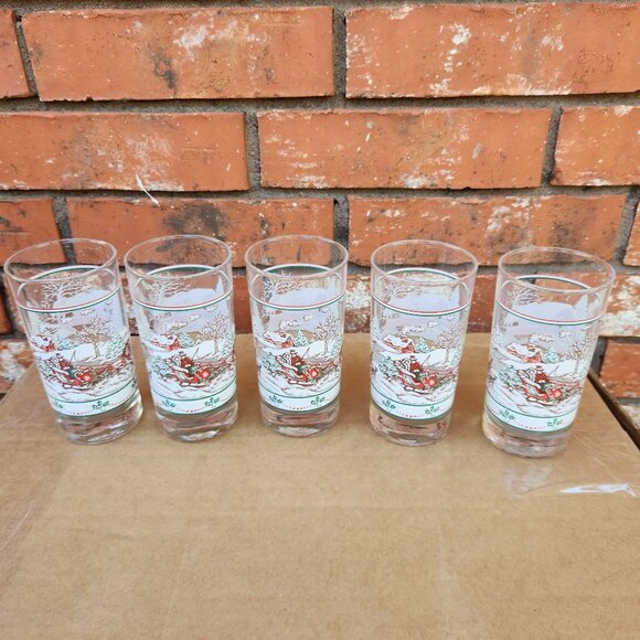 Lot of 5 Vintage 12oz. Christmas Glasses Sleigh Ride Deer and Holly Themed - Picture 1 of 3